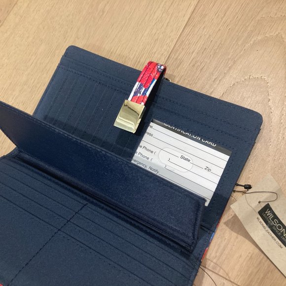 Wilsons Leather Red Floral Wallet - Picture 6 of 7